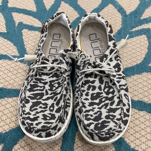 Hey Dude Wendy Woven Cheetah Grey Women’s Slip-On Shoes - Picture 1 of 9